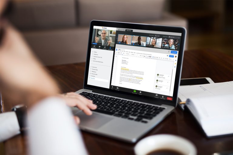 macbook-pro-mockup-over-a-crowded-desk-2319-el1-1-768x512