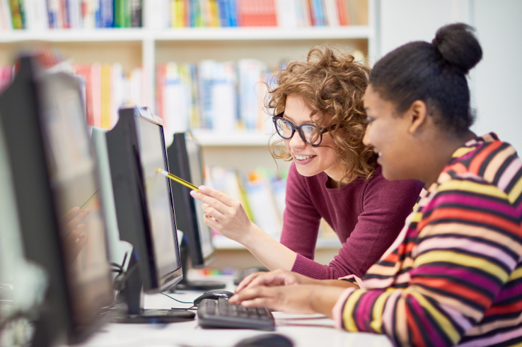 traditional-course-design-vs-learner-experience-design-blog-thumbnail